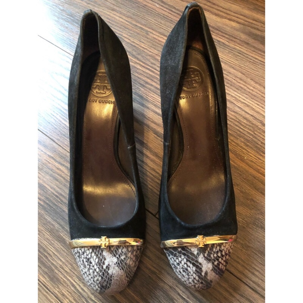 Tory Burch Suede Pump